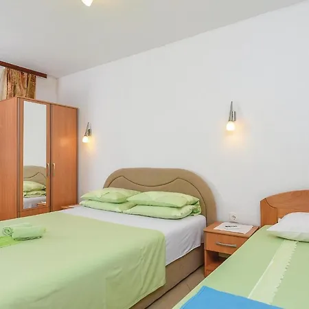 Three-bedroom In Apartman